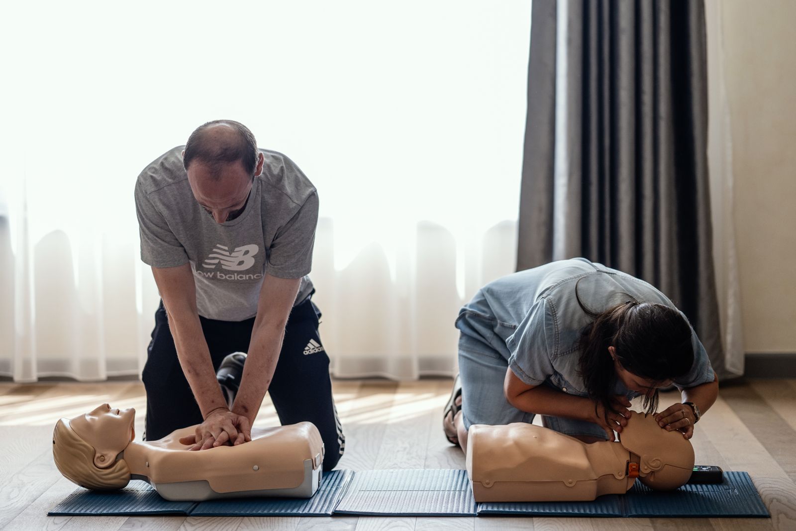 Curs de prim ajutor de baza la Adult pentru companii sau grupuri, comanda online/plata cu card